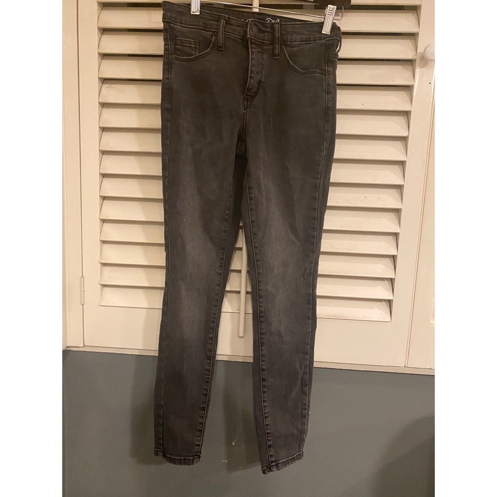 Black skinny jeans